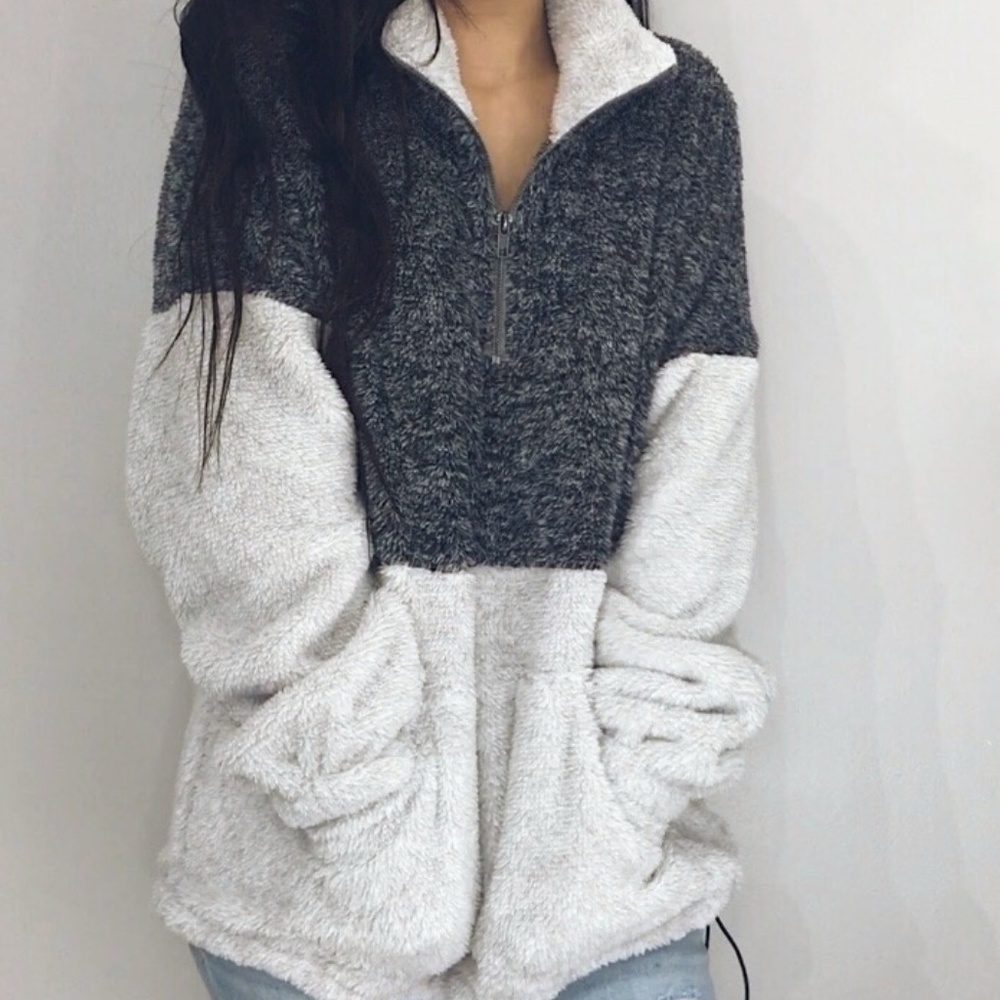 🆕Camila - Navy Fuzzy Pullover - Picture 7 of 7